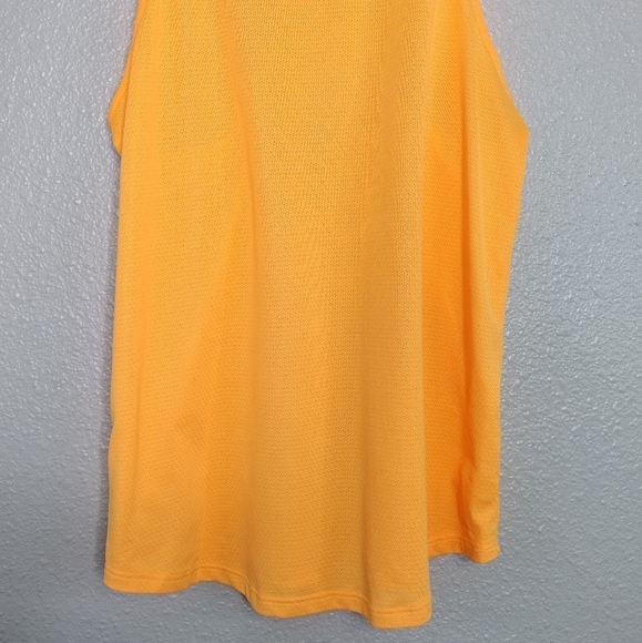 Under Armour Fitted Heat Gear Women's Active Tank Top - Picture 3 of 11